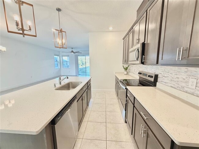 Building Photo - 2104 Axel St