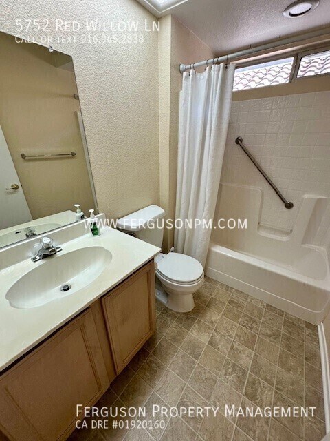 Building Photo - 5752 Red Willow Ln