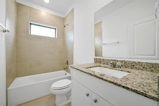 Building Photo - 13315 Campos Dr