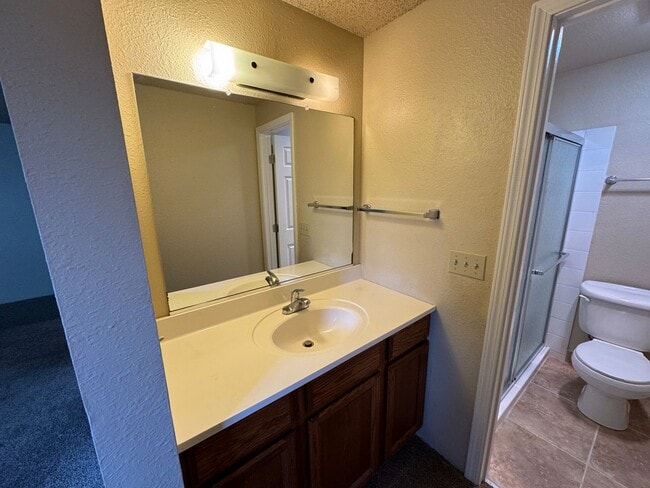 Building Photo - 498/A/