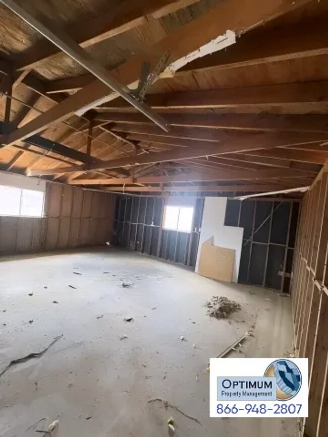 Building Photo - Fully Remodeled 3BD/2BA Home on Spacious Lot