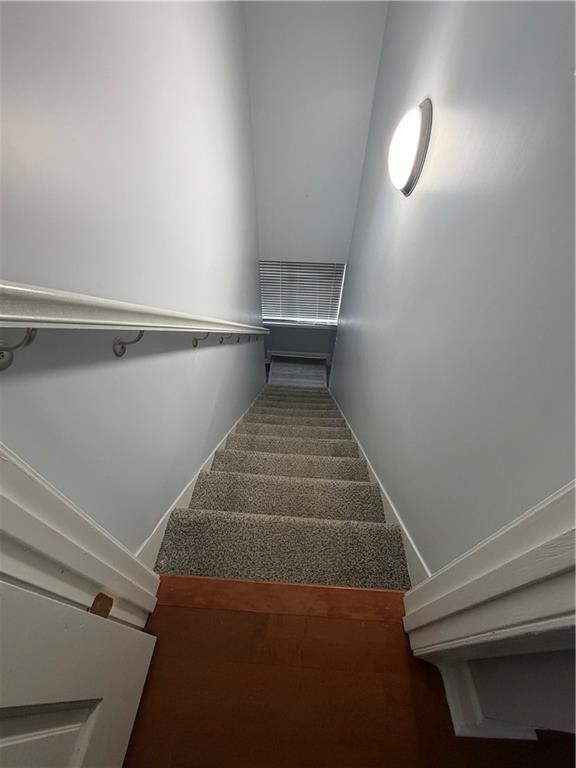 Building Photo - 3336 Camelot Dr NE