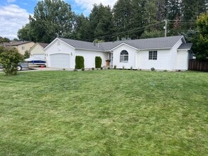 Building Photo - Hayden Rancher with RV parking