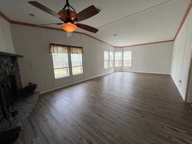 Building Photo - Spacious 4-Bedroom, 2-Bath Manufactured Ho...