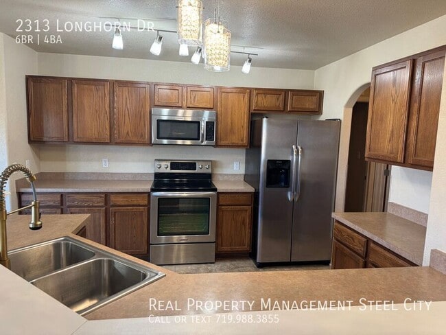 Building Photo - 2313 Longhorn Dr