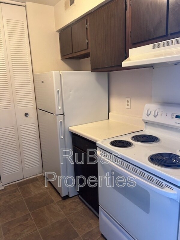 Building Photo - 332 Orchard Trace Ln