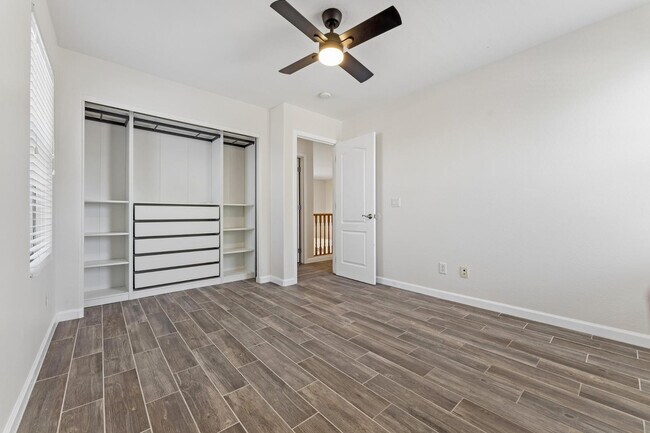 Building Photo - 18024 W Maui Ln