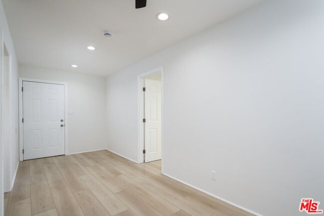 Building Photo - 14730 Firmona Ave