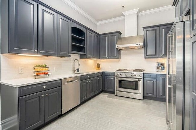 Building Photo - 564 Gregory Ave