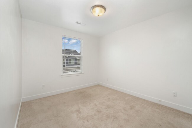 Building Photo - Now Leasing: 4-Bed, 2.5-Bath Home in Viney...