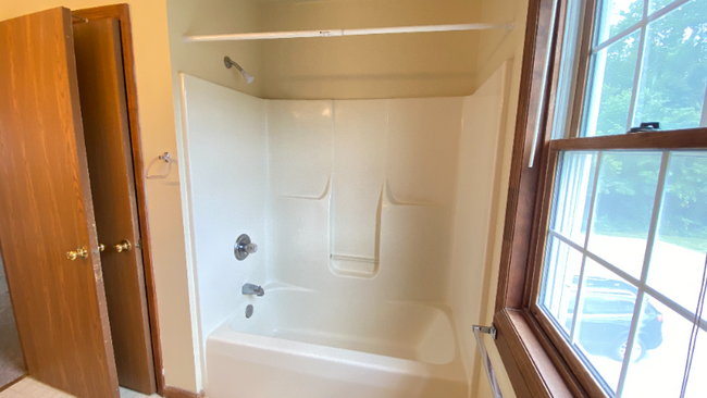 Building Photo - 4212 Menga Dr