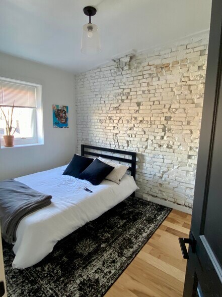 Building Photo - 1713 Locust St