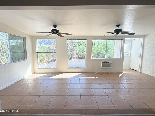 Building Photo - 843 N Arroya Rd
