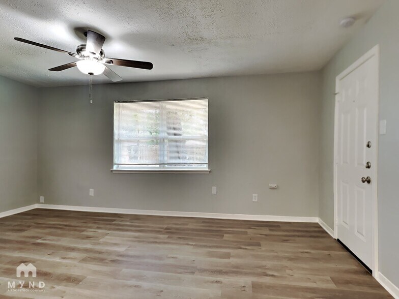 Building Photo - 6410 Harcourt Dr