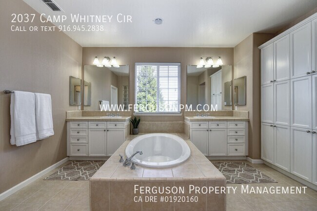 Building Photo - 2037 Camp Whitney Cir