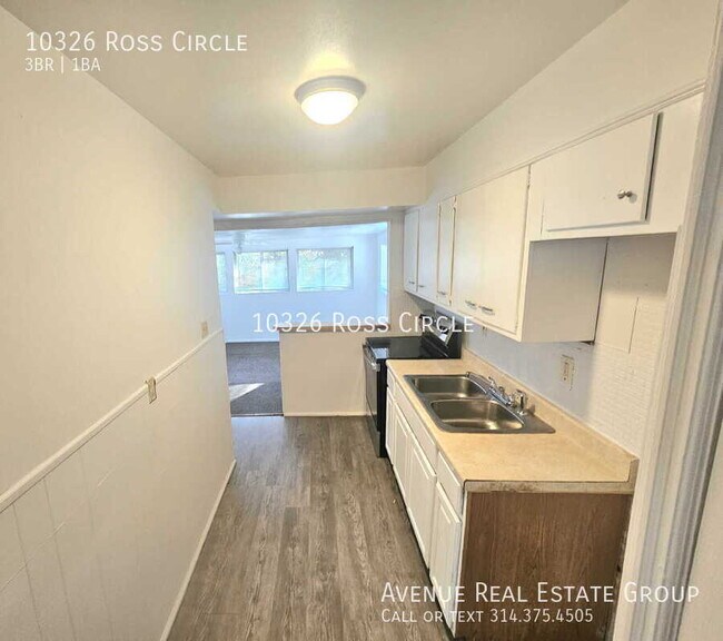 Building Photo - 10326 Ross Cir