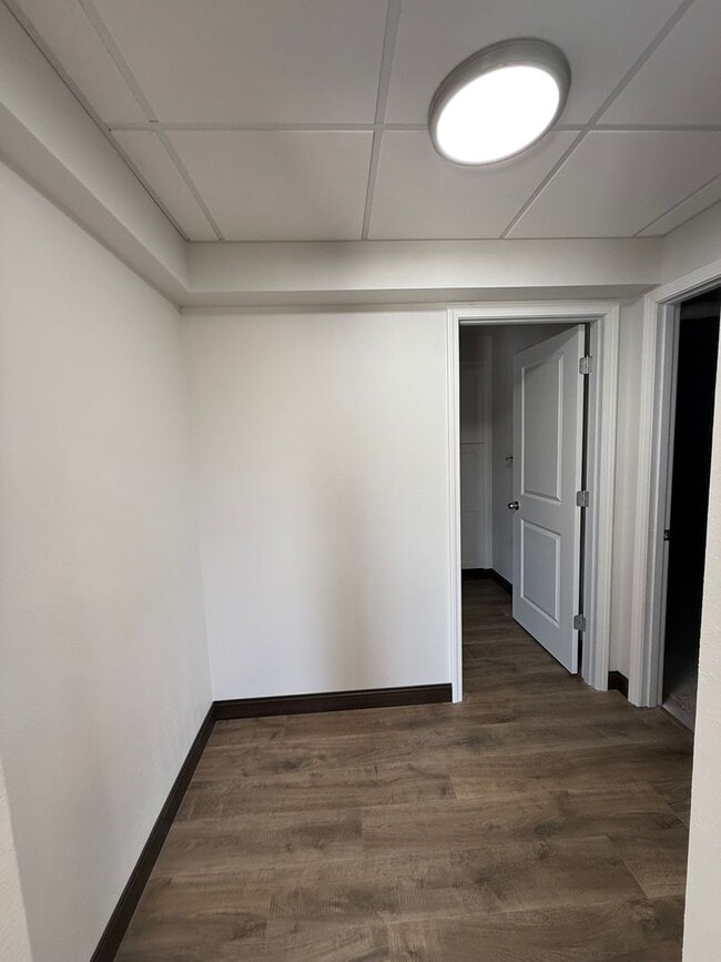 Building Photo - NEWLY REDESIGNED 4BR Basement home!!!!