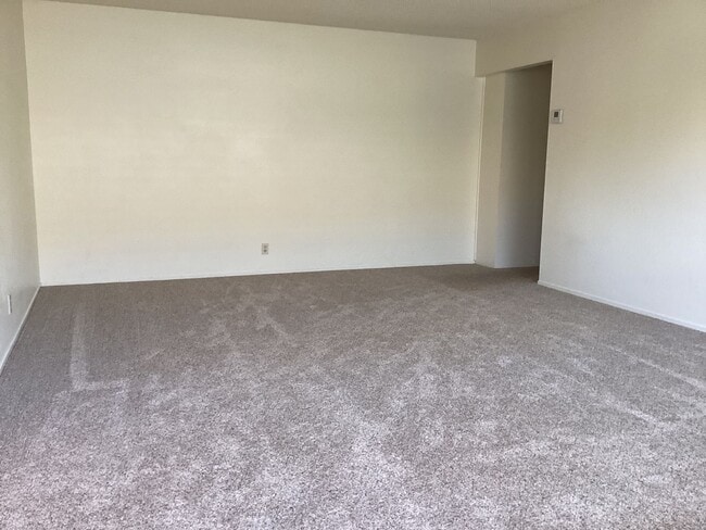 Building Photo - Live Oak