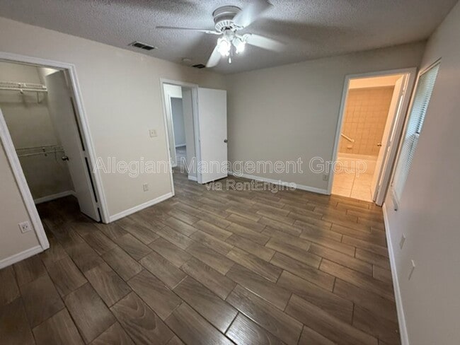 Building Photo - 2362 Harbor Town Dr