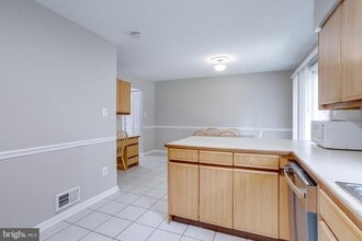Building Photo - 4685 Forestdale Dr