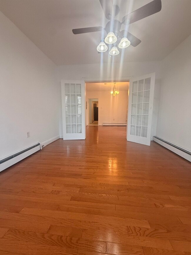 Building Photo - 220 Summit Ave