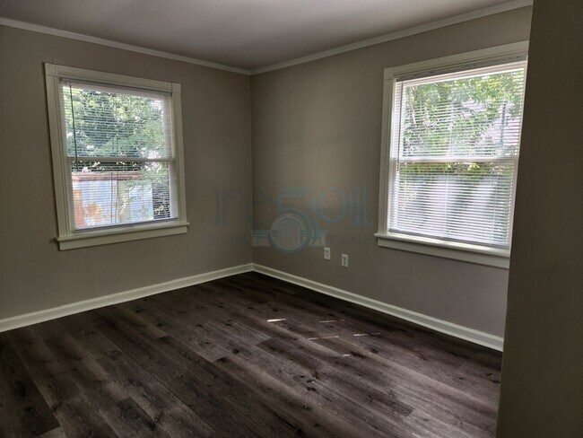 Building Photo - Riverdale Bungalo