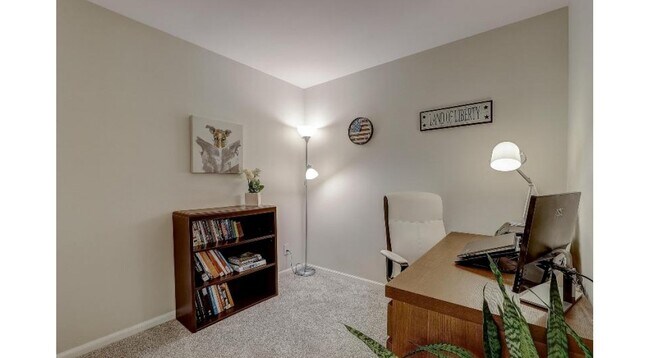 Office/den - 157 Linden Ln