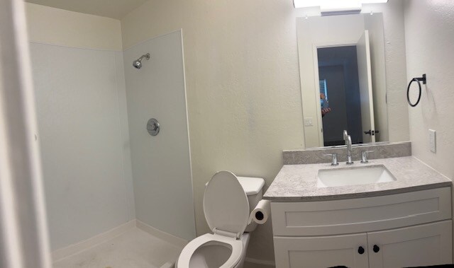 Building Photo - 2318 Franzen Ave