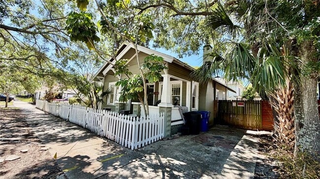 Building Photo - 640 9th Ave N