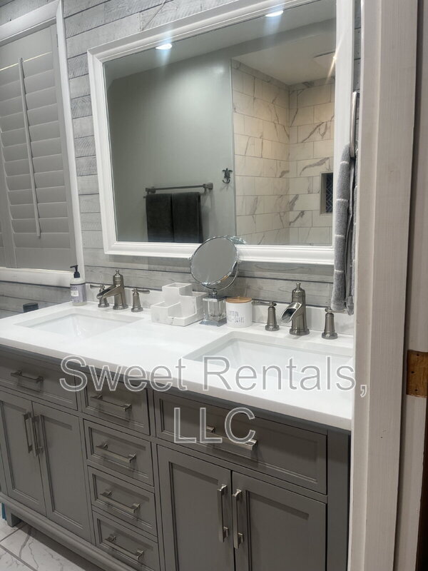 Building Photo - 47 Arabian Dr