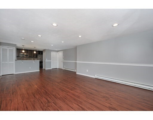 Building Photo - 11 Gibbs St