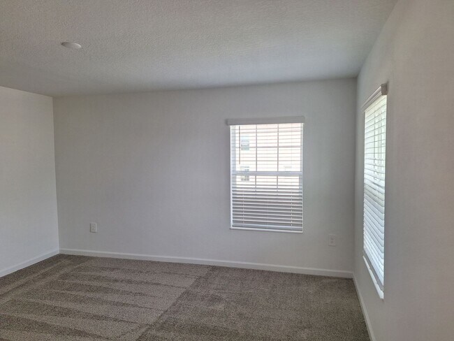 Building Photo - BEAUTIFUL NEW CONSTRUCTION 3 BEDROOM 2.5 B...