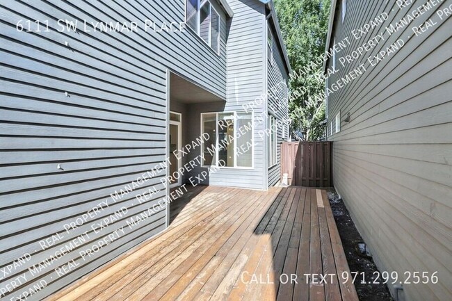 Building Photo - 6111 SW Lynmar Pl