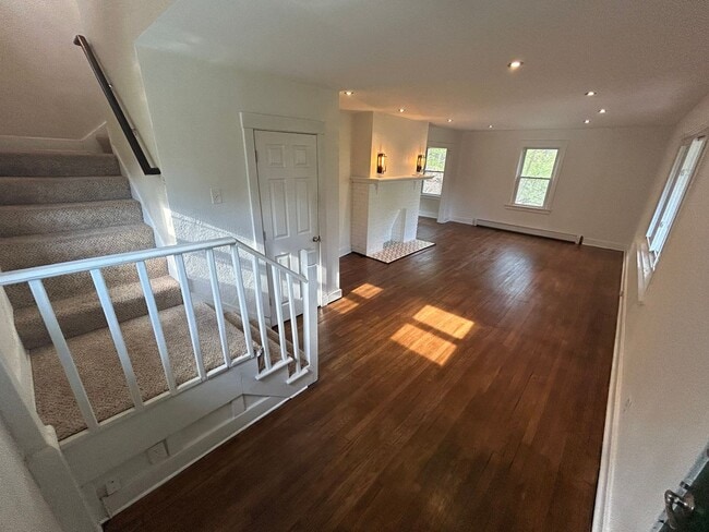 Building Photo - Private 3-Bedroom home in East Hills