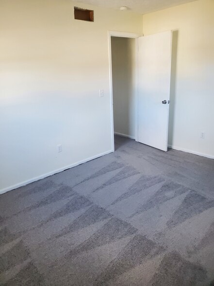 Building Photo - 6983 Nocturne Rd N