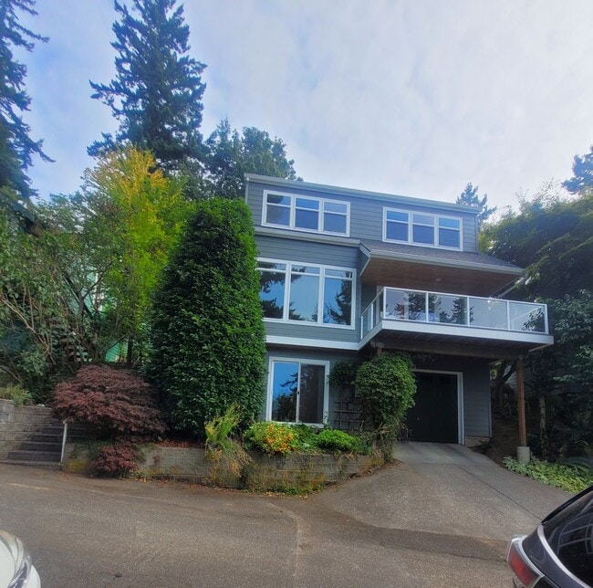 Primary Photo - Beautiful South Hill Home with Bay Views 3...