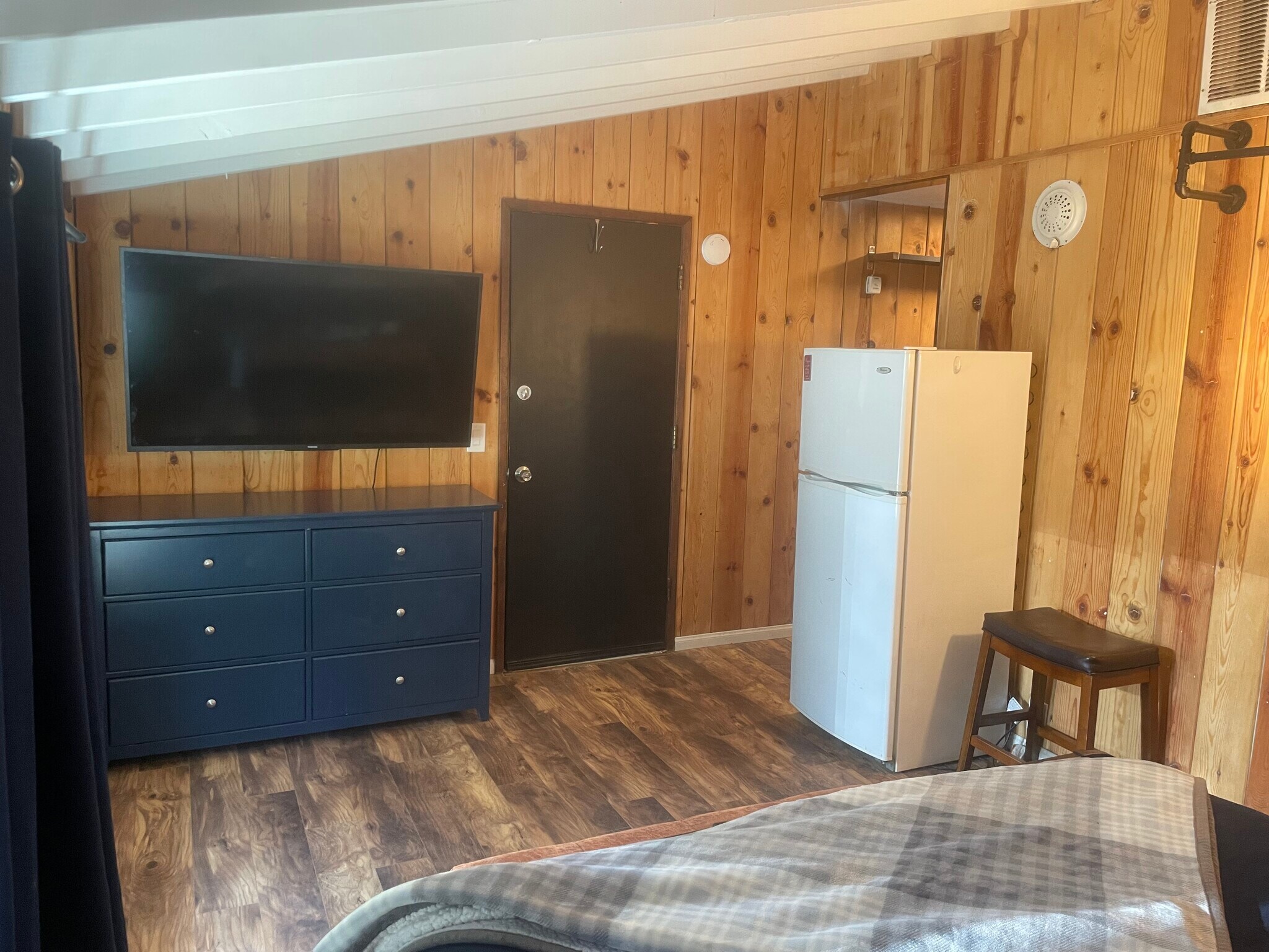 Building Photo - 1097 Club View Dr