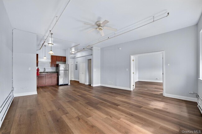 Building Photo - 23 W Main St