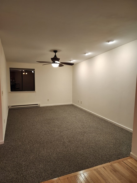 Building Photo - 142 Watertree Dr