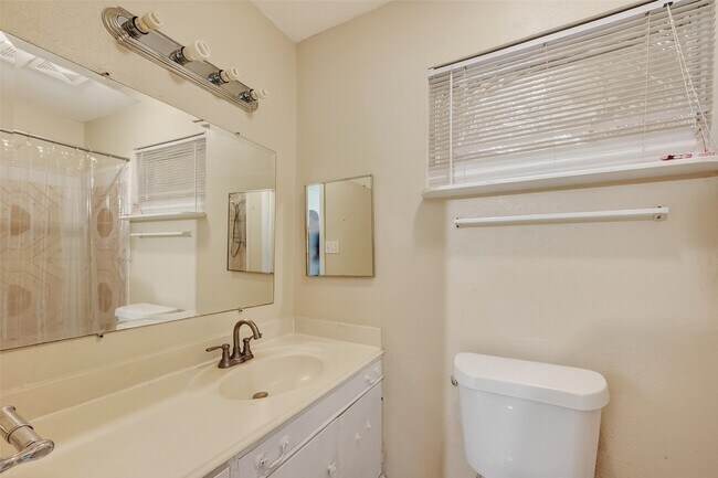 Building Photo - 968 Garapan St