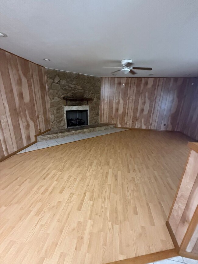 Building Photo - CALL or Text 910-284-4804 TO SCHEDULE