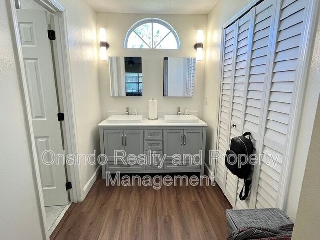 Building Photo - 947 Wages Way