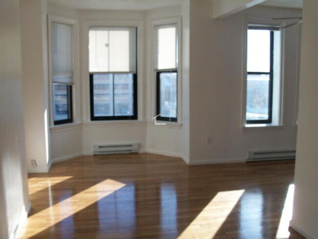 Building Photo - 21 Cortes St