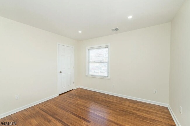 Building Photo - 116 Franklin St