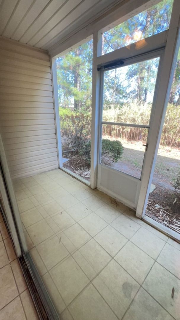 Building Photo - 2-Bedroom, 2-Bathroom Condo