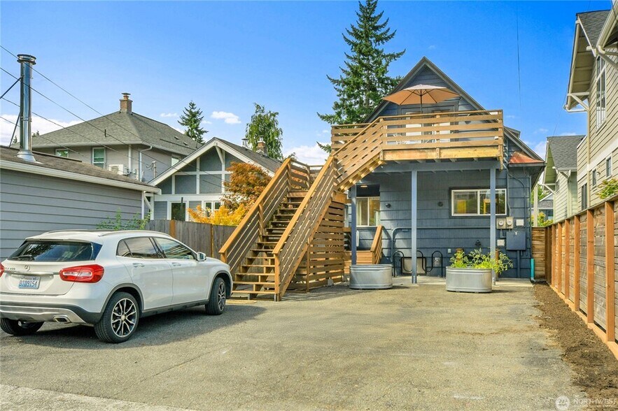 Building Photo - 1930 5th Ave W