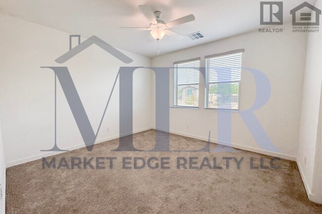 Building Photo - 2Bed/2Bath Gated Turnkey Home in Wickenburg! Ready for Immediate Move-In! -- 4 CAR GARAGE!