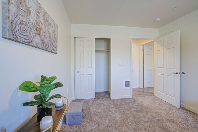 Building Photo - Country Living with Modern Flair: Wake up to the sounds of nature, Live Minutes from Everything