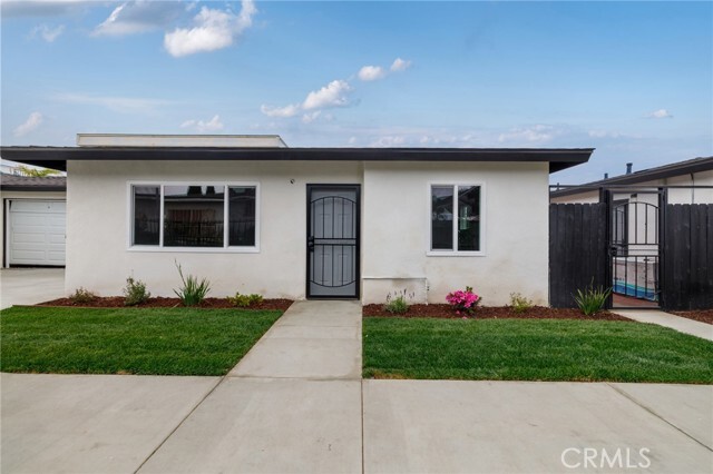 Building Photo - 13933 Doty Ave