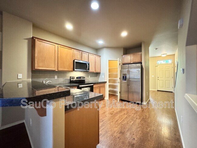Building Photo - 1444 NE Redspire Ln